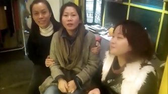 White guy fuck his chinese gf doggystyle