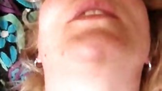 Wife orgasms during the time that hubby jerks off on her.avi